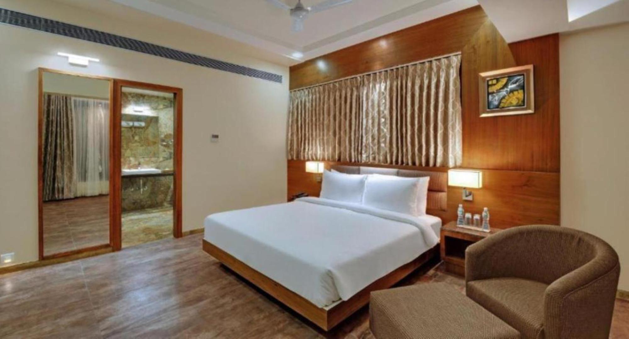 Hotel Seven Inn Near Delhi Airport New Delhi Extérieur photo